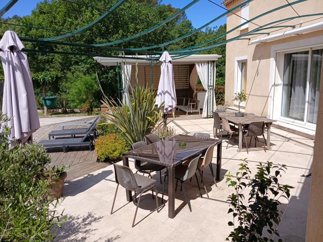 BRAS Demeure de prestige de 350 m2 sur 5068m² de terrain - Bras 3