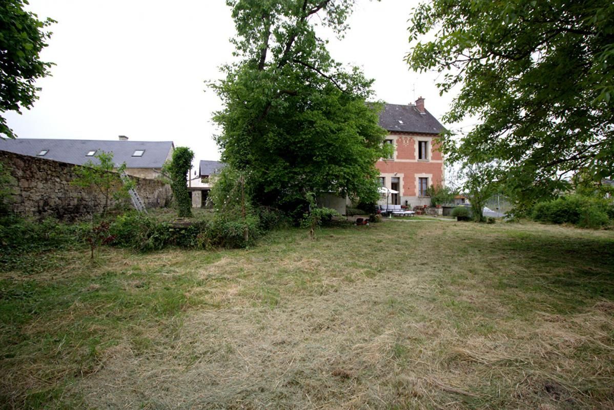 SOISSONS Ancien prieuré de 164m² - Soissons proche 3