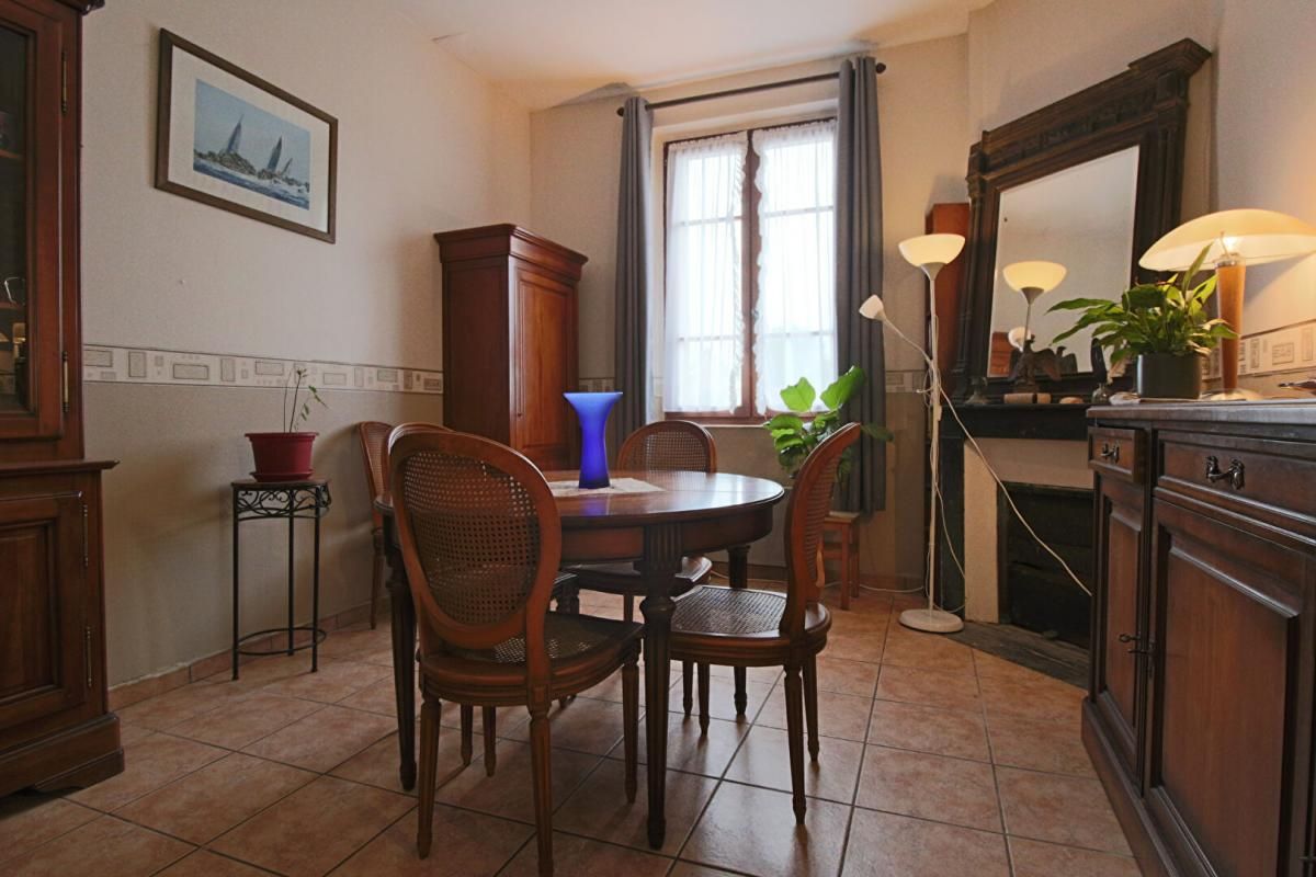 SOISSONS Ancien prieuré de 164m² - Soissons proche 4