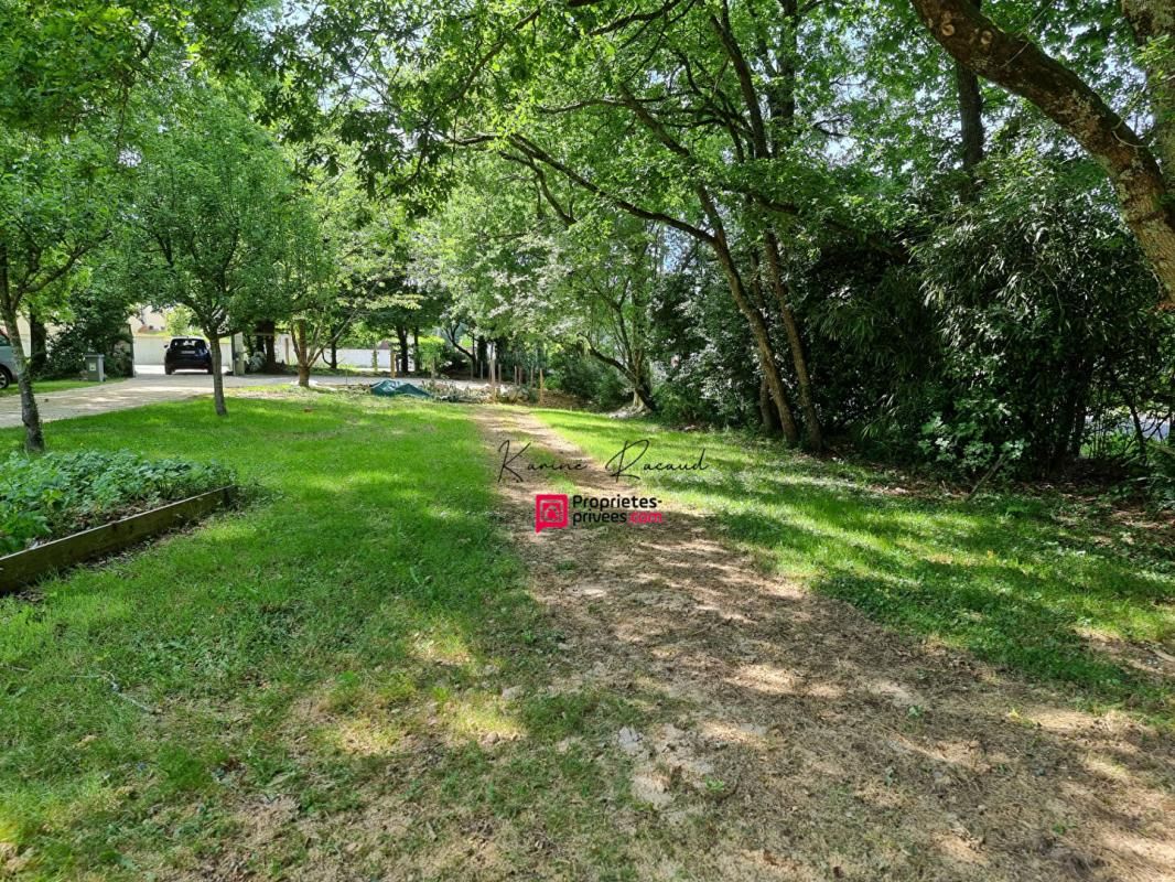 AUBIGNY-LES CLOUZEAUX Terrain constructible de 773 m2 4