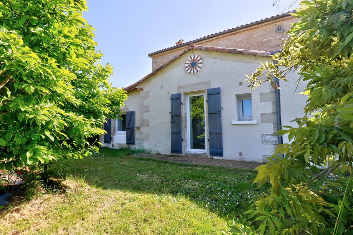 VILLIERS-EN-PLAINE Maison Villiers En Plaine 4 pièce(s) 124 m2 1