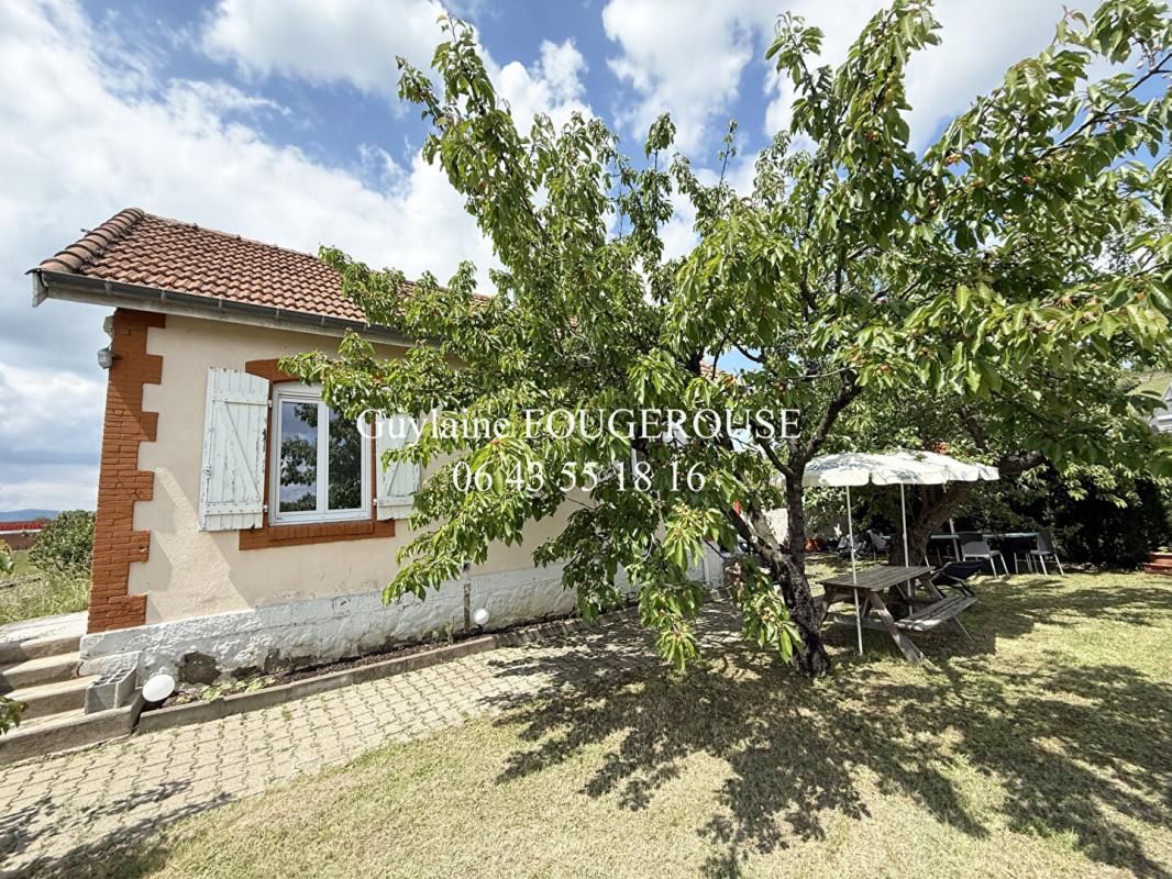 SAINT-ROMAIN-LE-PUY Maison Saint Romain Le Puy 2 pièce(s) 48 m2 2