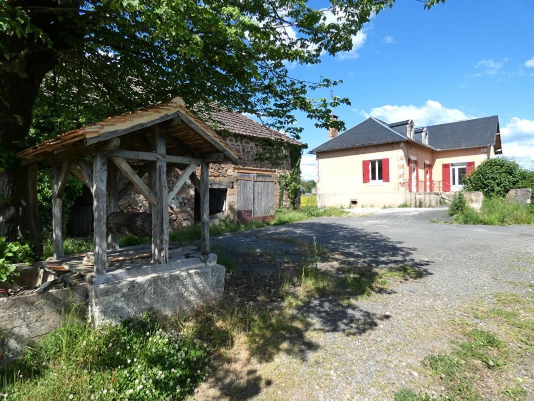 HAUTEFORT Maison 94 m2 habitables / 3 chambres / grande grange / 1 hect de terrain 1