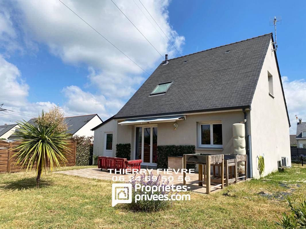 Exclusivité - Varennes sur Loire, Centre du Village, Maison récente (2015) de 86 m2 habitables sur un terrain paysager de 612 m2 avec garage