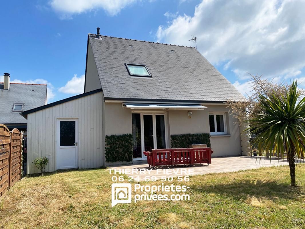 VARENNES-SUR-LOIRE Exclusivité - Varennes sur Loire, Centre du Village, Maison récente (2015) de 86 m2 habitables sur un terrain paysager de 612 m2 avec garage 2