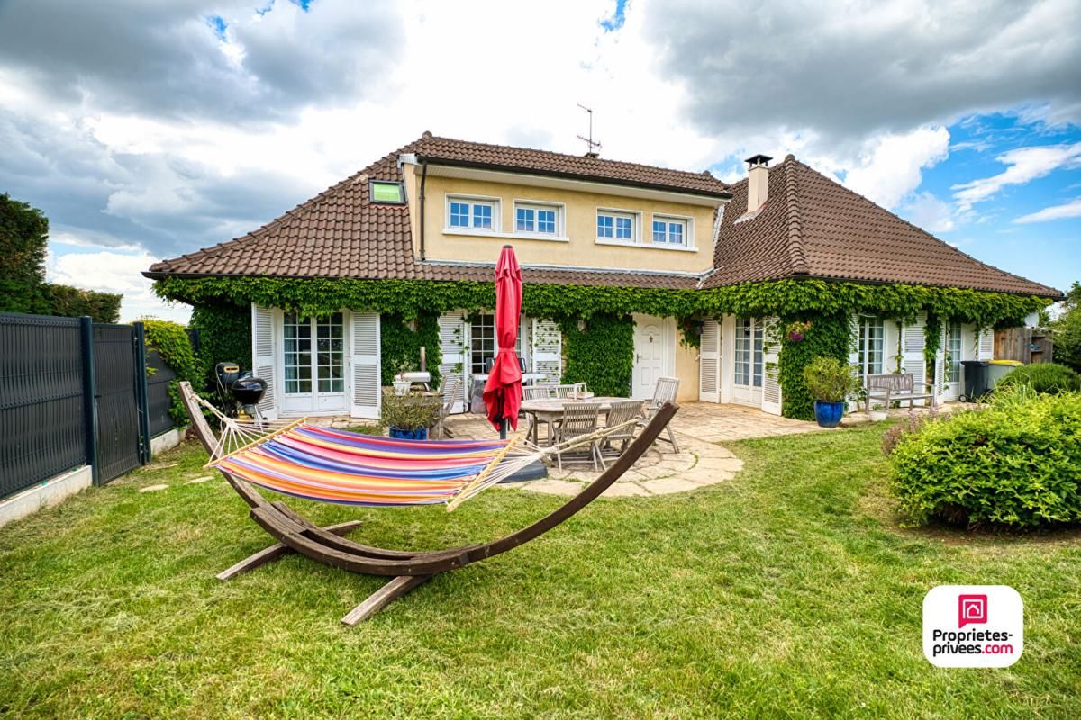 COMMUNAY Maison familiale 8 pièces - 232 m2 - Communay 3