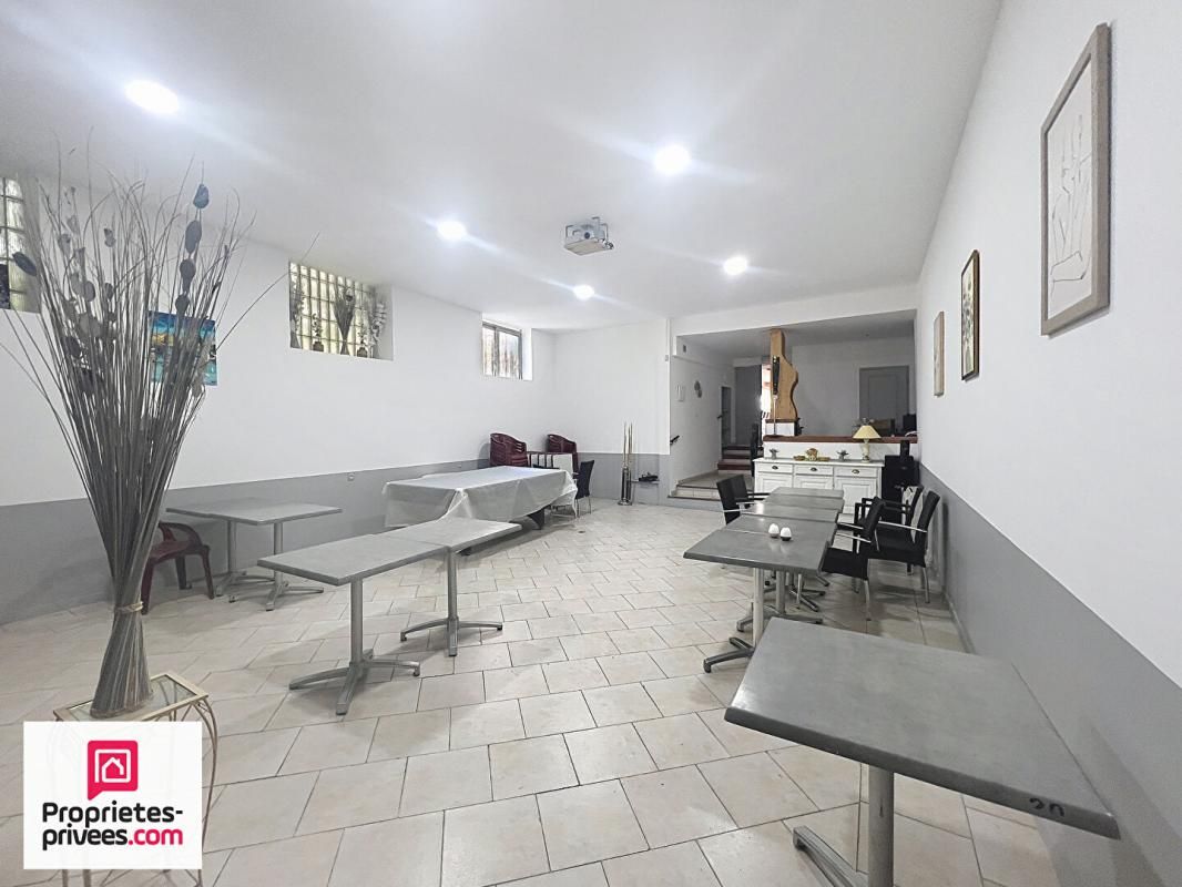 RIANS Rians Immeuble de rapport local commercial + Appartements 4