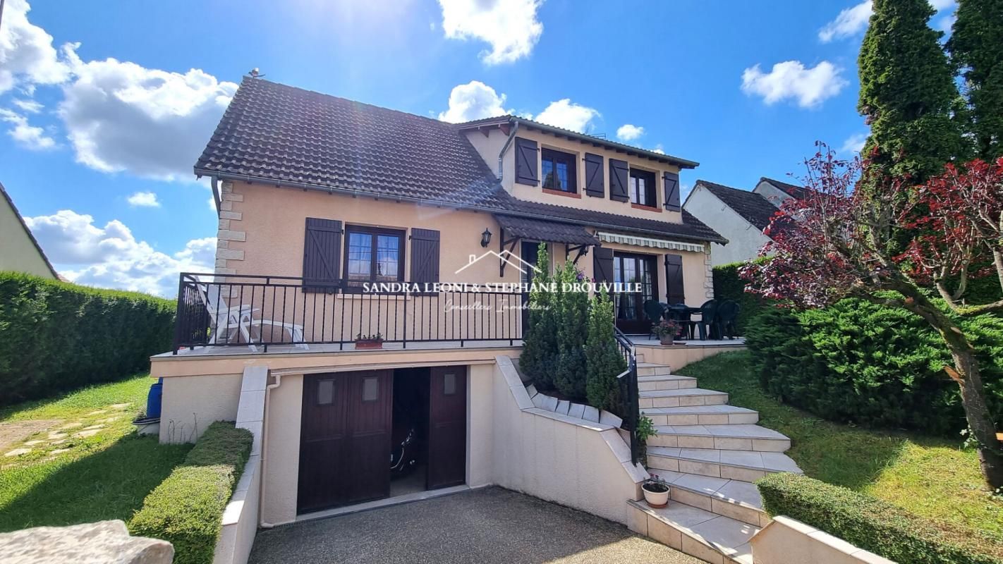 PROCHE MAINTENON Charmante Maison de 137 m², 7 pièces