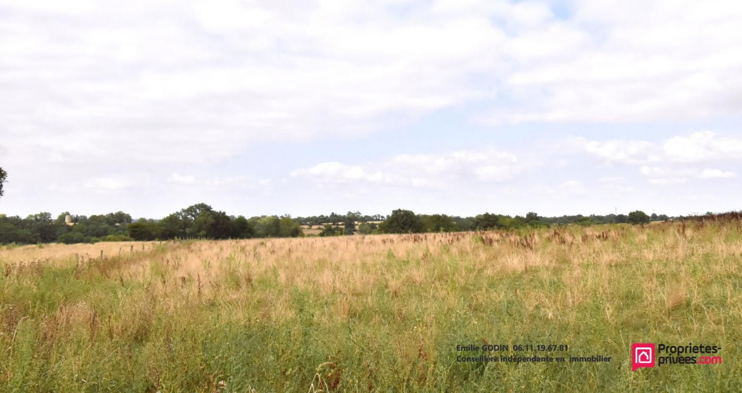 SAINT-PIERRE-DES-ECHAUBROGNES Grange 1 pièce(s) 350 m2 4