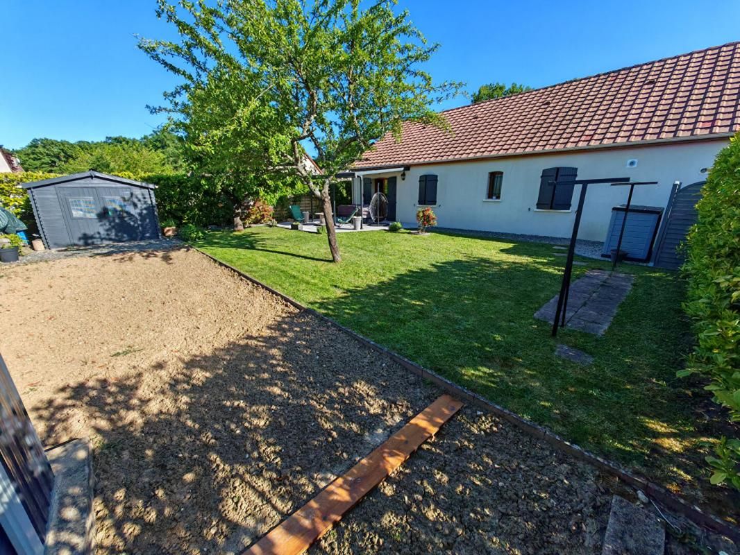 LE POINCONNET Exclu : Pavillon de plain-pied au Poinçonnet, 3 chambres, très bon état général, garage, jardin, pergolas et carport 1
