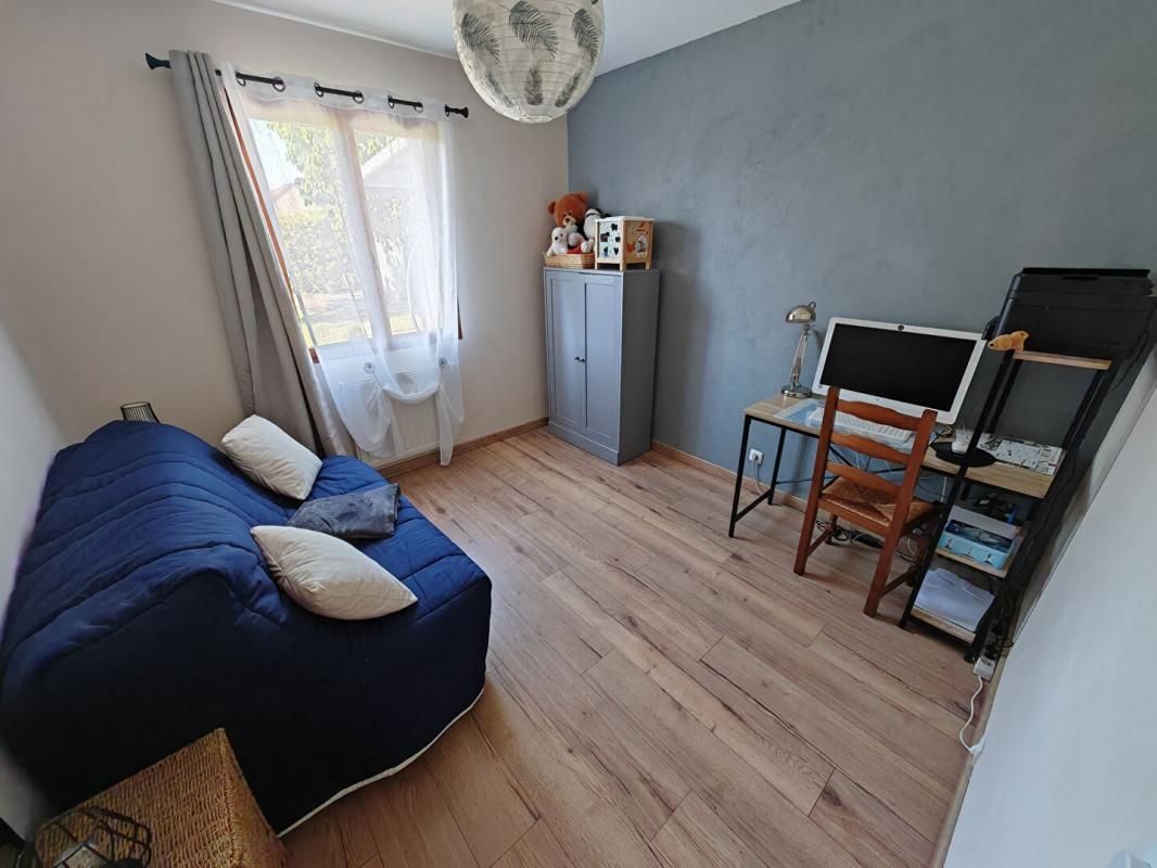 LE POINCONNET Exclu : Pavillon de plain-pied au Poinçonnet, 3 chambres, très bon état général, garage, jardin, pergolas et carport 4