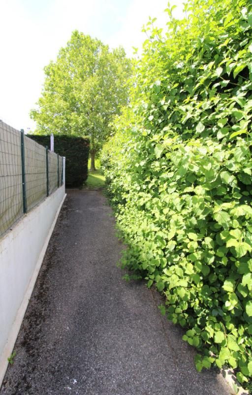 PONT-DE-CHERUY Appartement T3 avec extérieur, parking privatif et cave 3