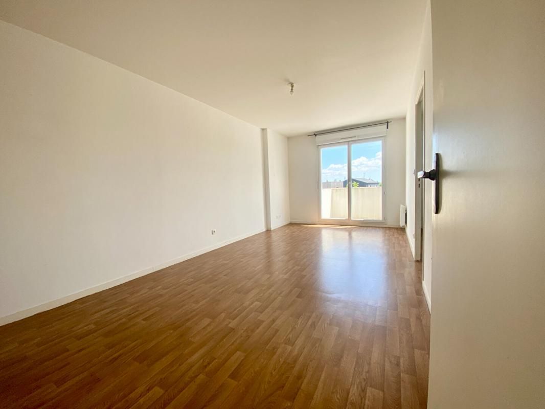 SAINTE-LUCE-SUR-LOIRE Appartement Sainte Luce Sur Loire 2 pièce(s) 38 m2 A LOUER NON MEUBLE 1