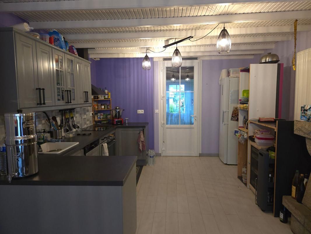 ROSTRENEN Maison Rostrenen 8 pièce(s) 170 m2 2