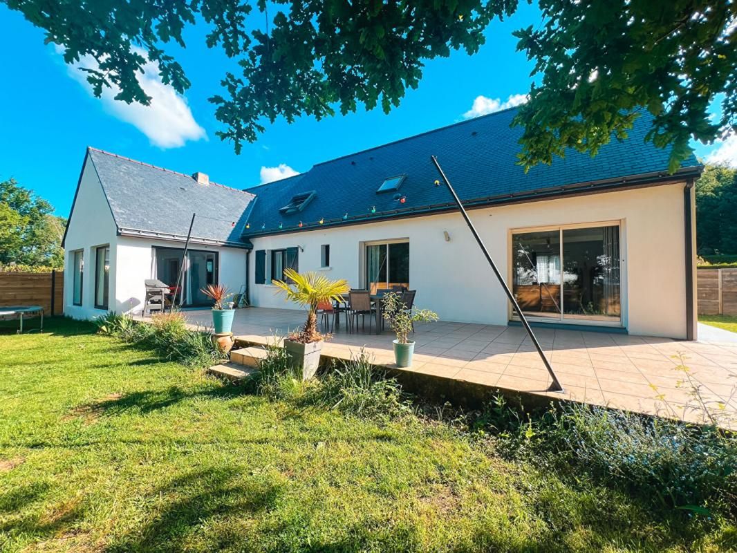 SAUTRON Maison 5 chambres de 165m2 avec jardin en impasse - SAUTRON 1