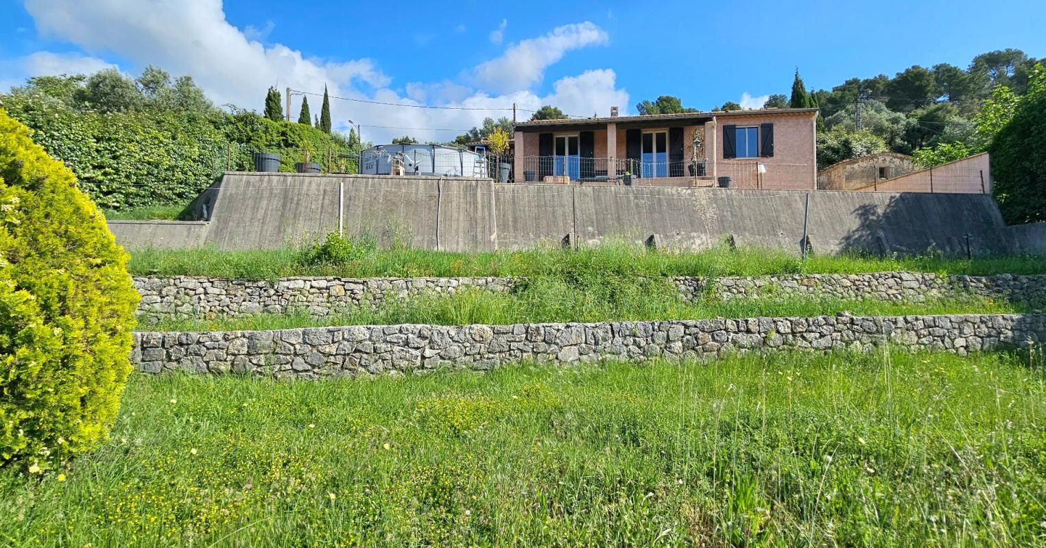 Villa 3 chambres et garage sur magnifique terrain avec vue panoramique