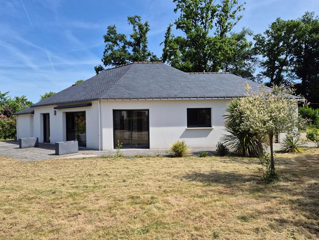 SPEZET TRES BELLE MAISON DE PLAIN PIED de 112 m2 réalisée en 2018 dans le Finistère en limite du Morbihan ? (10 min de Gourin ? 10 min de Châteauneuf du Faou) 1