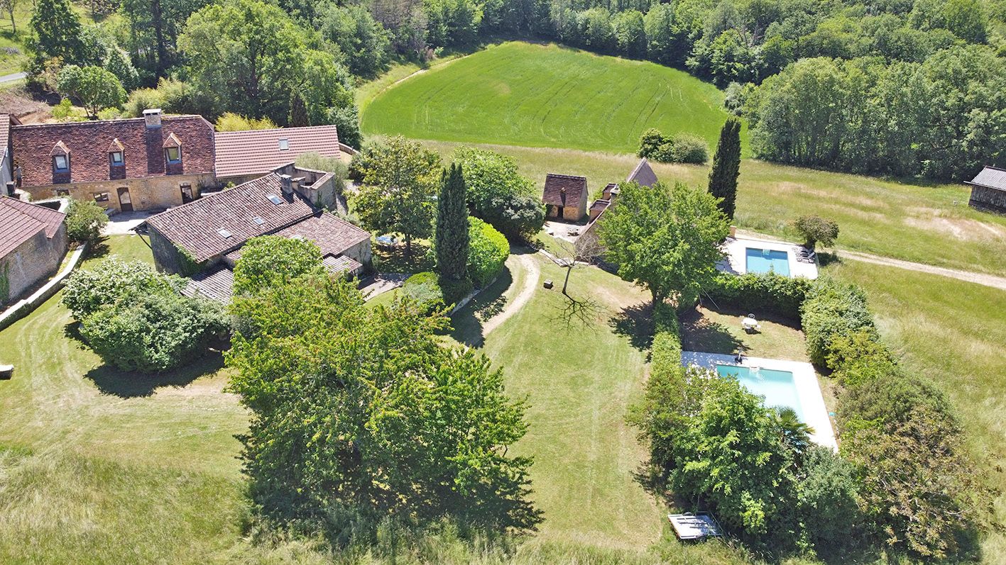 Propriété de gîtes Coly Saint Amand 18 pièce(s) 403 m2