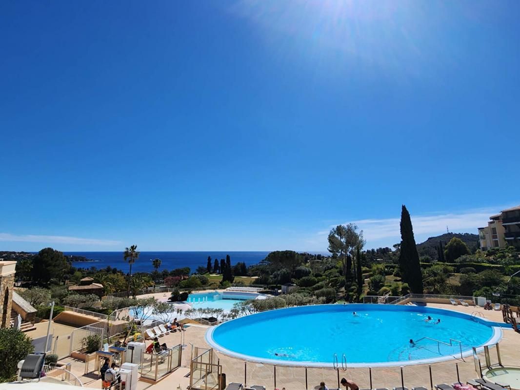 SAINT-RAPHAEL CAP ESTEREL- Appartement 2 pièces VUE MER- Terrasse et Parking 2
