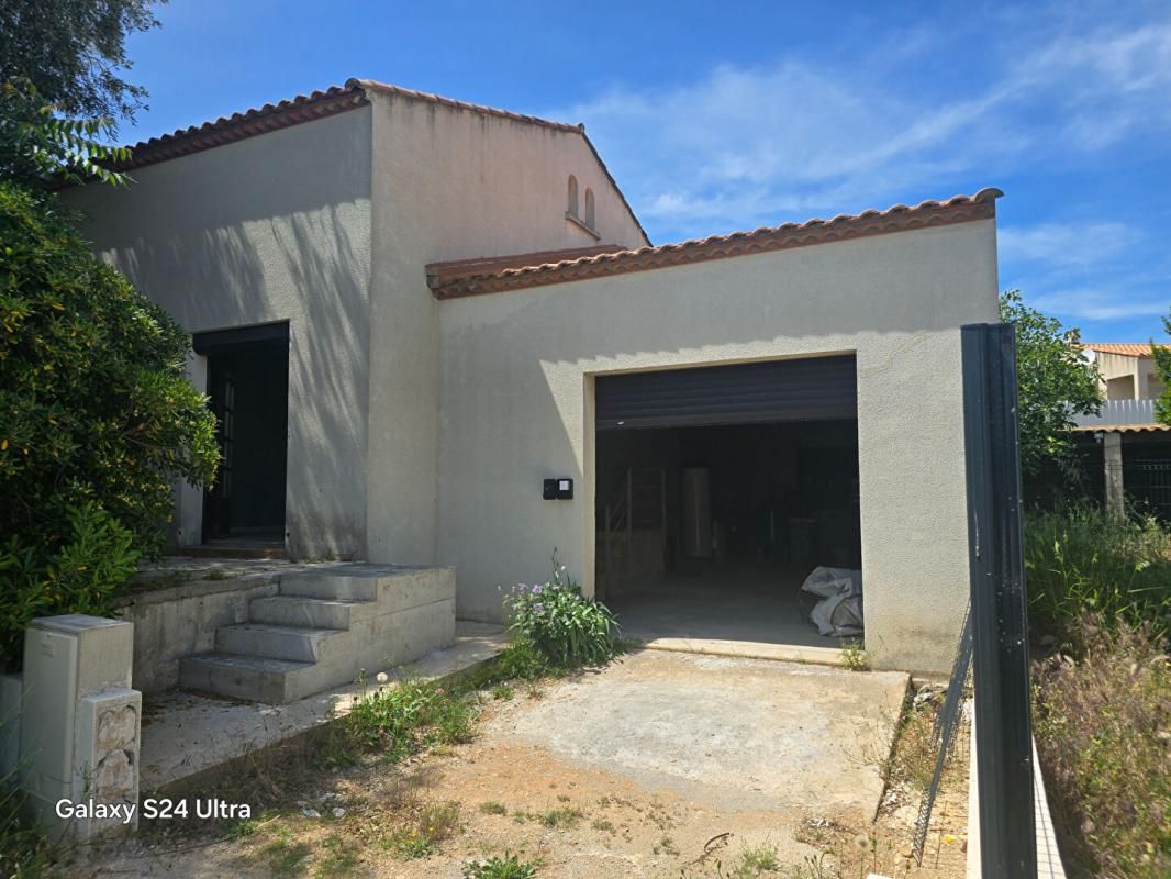 FRONTIGNAN Villa T4 offrant potentiellement 110m² habitable sur environ 360 m² de terrain dont garage aménageable 40 m² environ 1