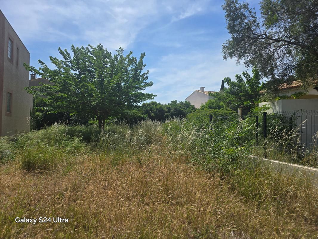 FRONTIGNAN Villa T4 offrant potentiellement 110m² habitable sur environ 360 m² de terrain dont garage aménageable 40 m² environ 3