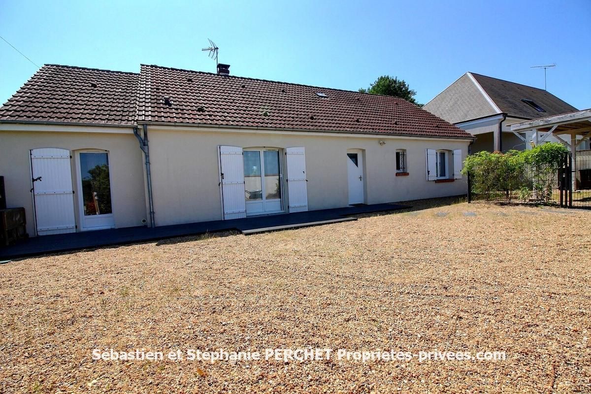 SAINT-PERAVY-LA-COLOMBE Maison Saint Peravy La Colombe 4 chambres 147 m2 1