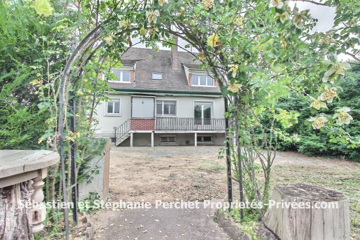 ORGERES-EN-BEAUCE Maison sur sous sol 4 chambres sur 835 m2 de terrain 1
