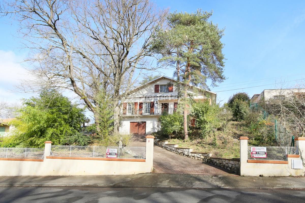 LEGUEVIN Maison familiale 7 pièces sur 3 niveaux - IDÉAL REGROUPEMENT FAMILIAL / PROFESSION LIBÉRALE 1