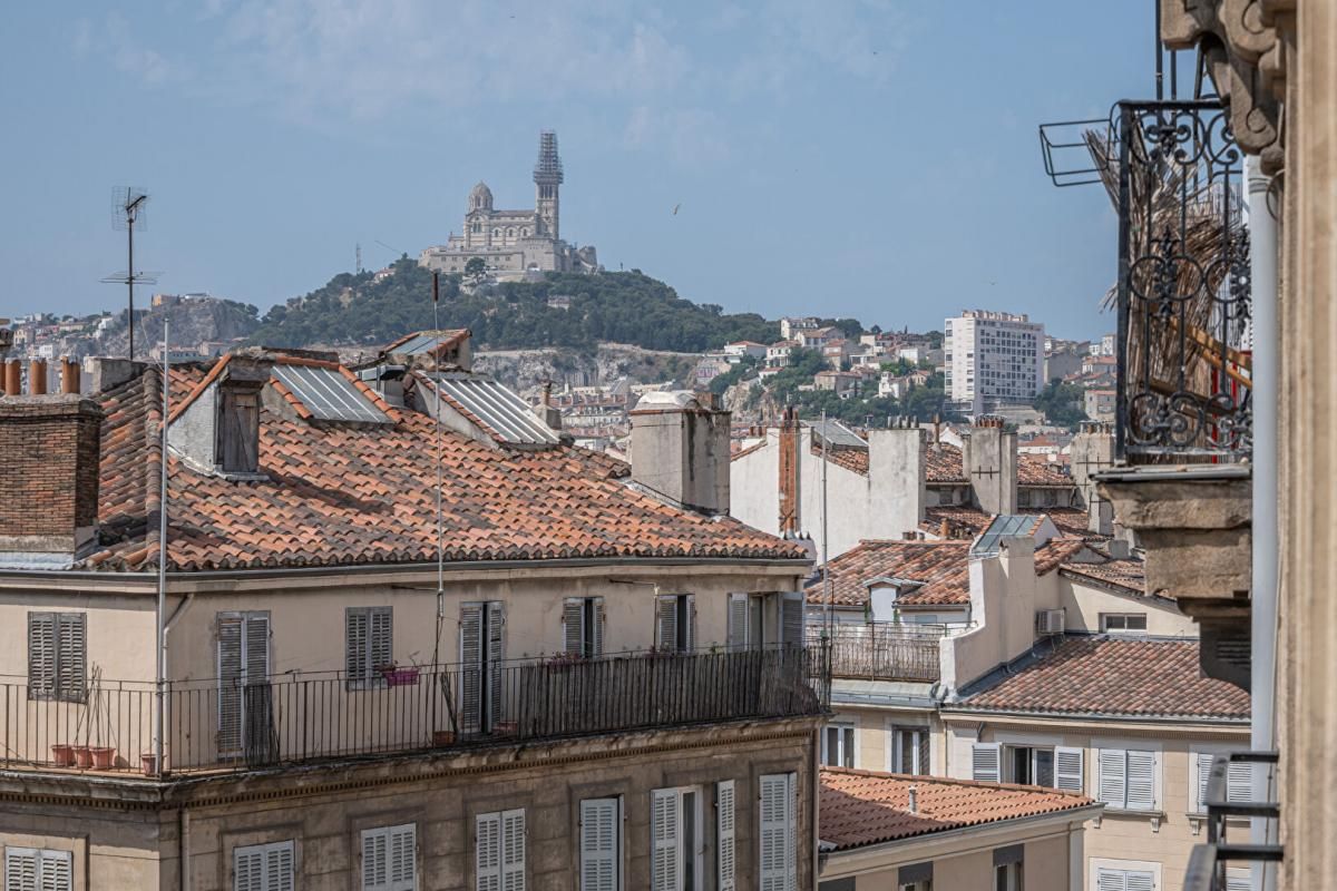 Type 4 de 100 m² sans travaux au coeur de Marseille idéal famille ou investisseur