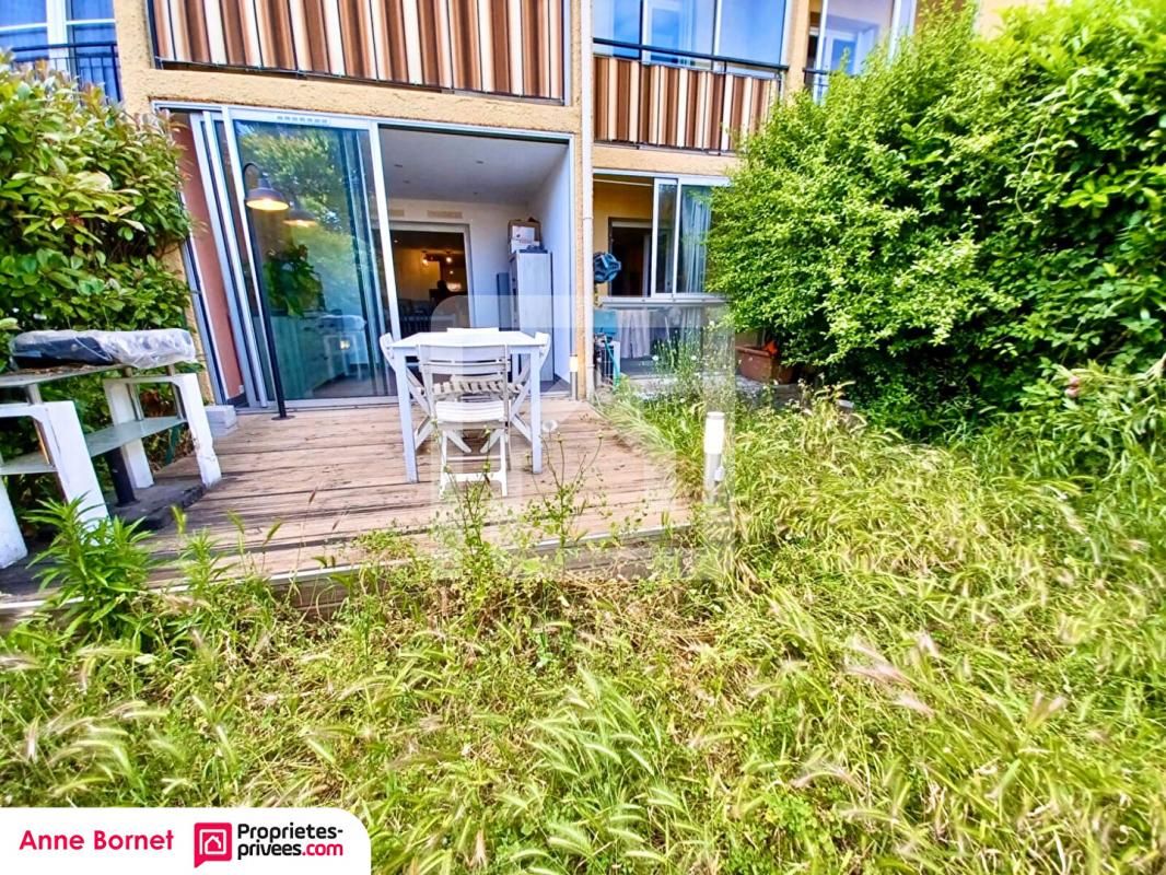 GRASSE Grand 2 pièces en rez-de-jardin de 54 m² rénové avec jardin privatif 1