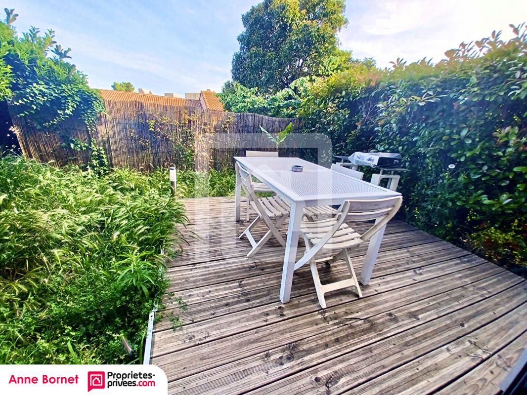 GRASSE Grand 2 pièces en rez-de-jardin de 54 m² rénové avec jardin privatif 2