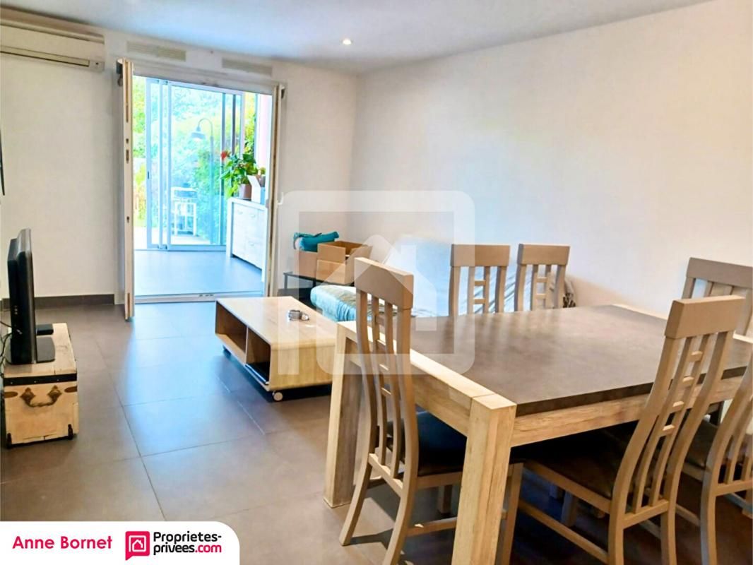 GRASSE Grand 2 pièces en rez-de-jardin de 54 m² rénové avec jardin privatif 4