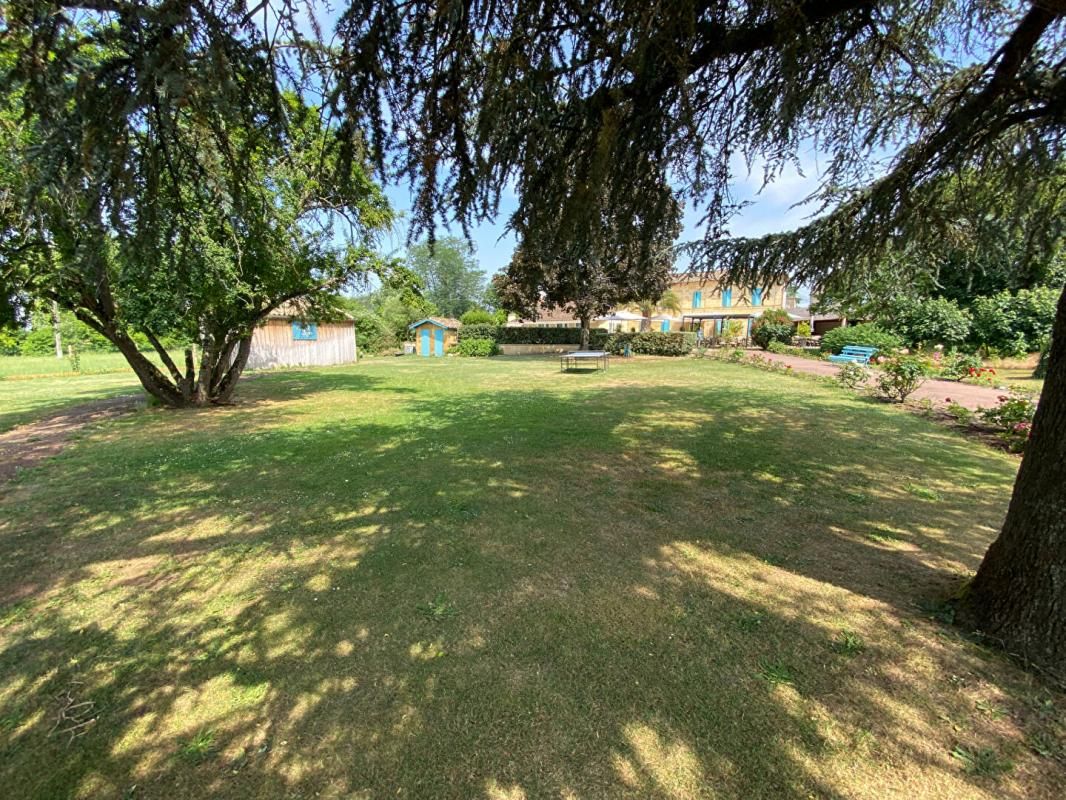 SAINTE-TERRE Très belle propriété proche Saint Emilion à Sainte Terre 10 pièces 420 m2 3