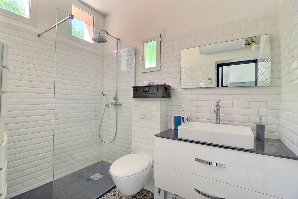 BANDOL Appartement Bandol 2 pièce(s) 54 m2 - Front de Mer - en Rez de Jardin 4