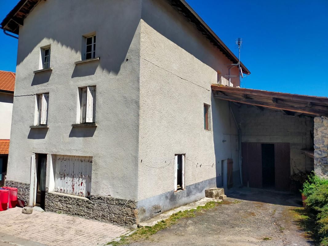 VOLLORE-MONTAGNE Maison 63120 Vollore Montagne 11 pièce(s) 170 m2 + grange et jardin 2