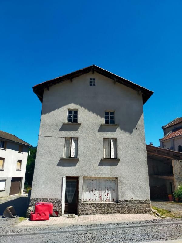 VOLLORE-MONTAGNE Maison 63120 Vollore Montagne 11 pièce(s) 170 m2 + grange et jardin 3