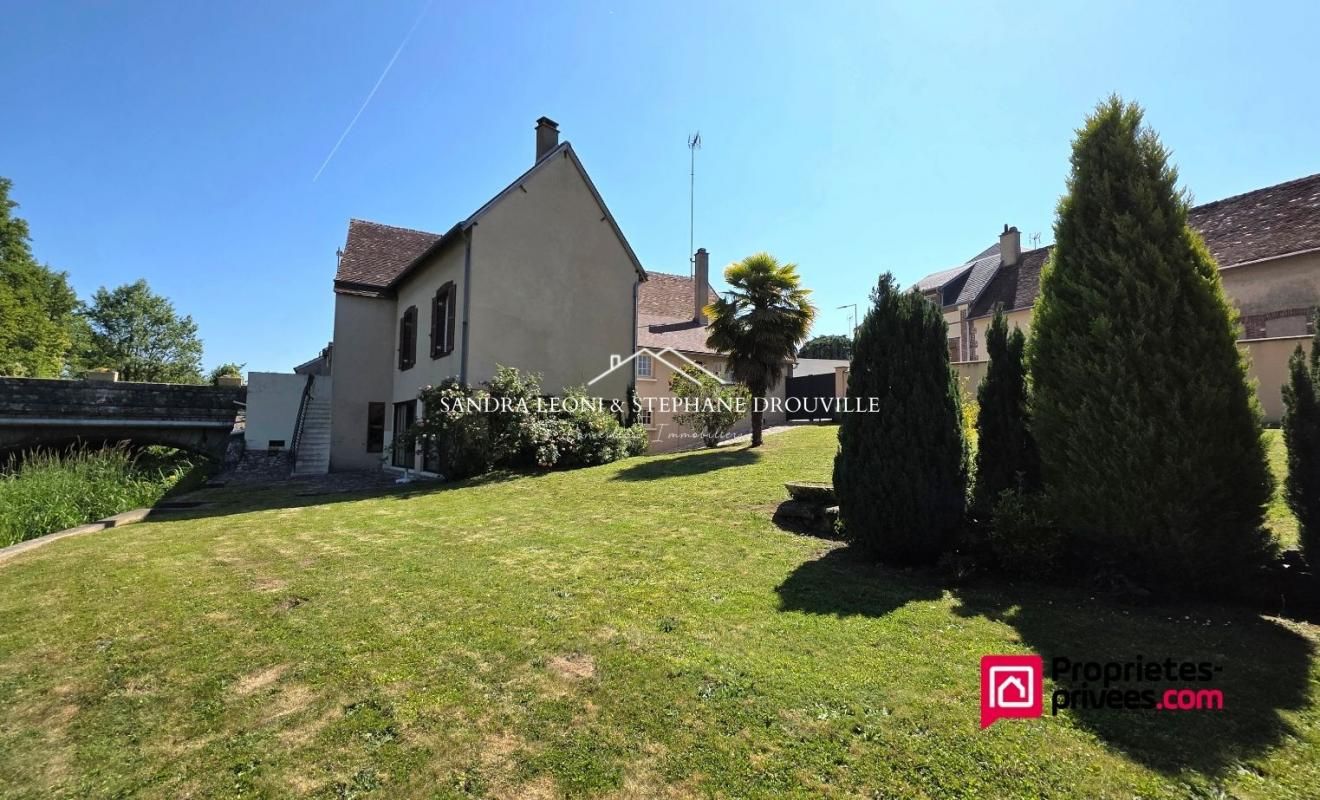 CHARTRES PROCHE CHARTRES - THIVARS - CHARMANTE MAISON DE VILLE de 295 m², 8 pièces 2