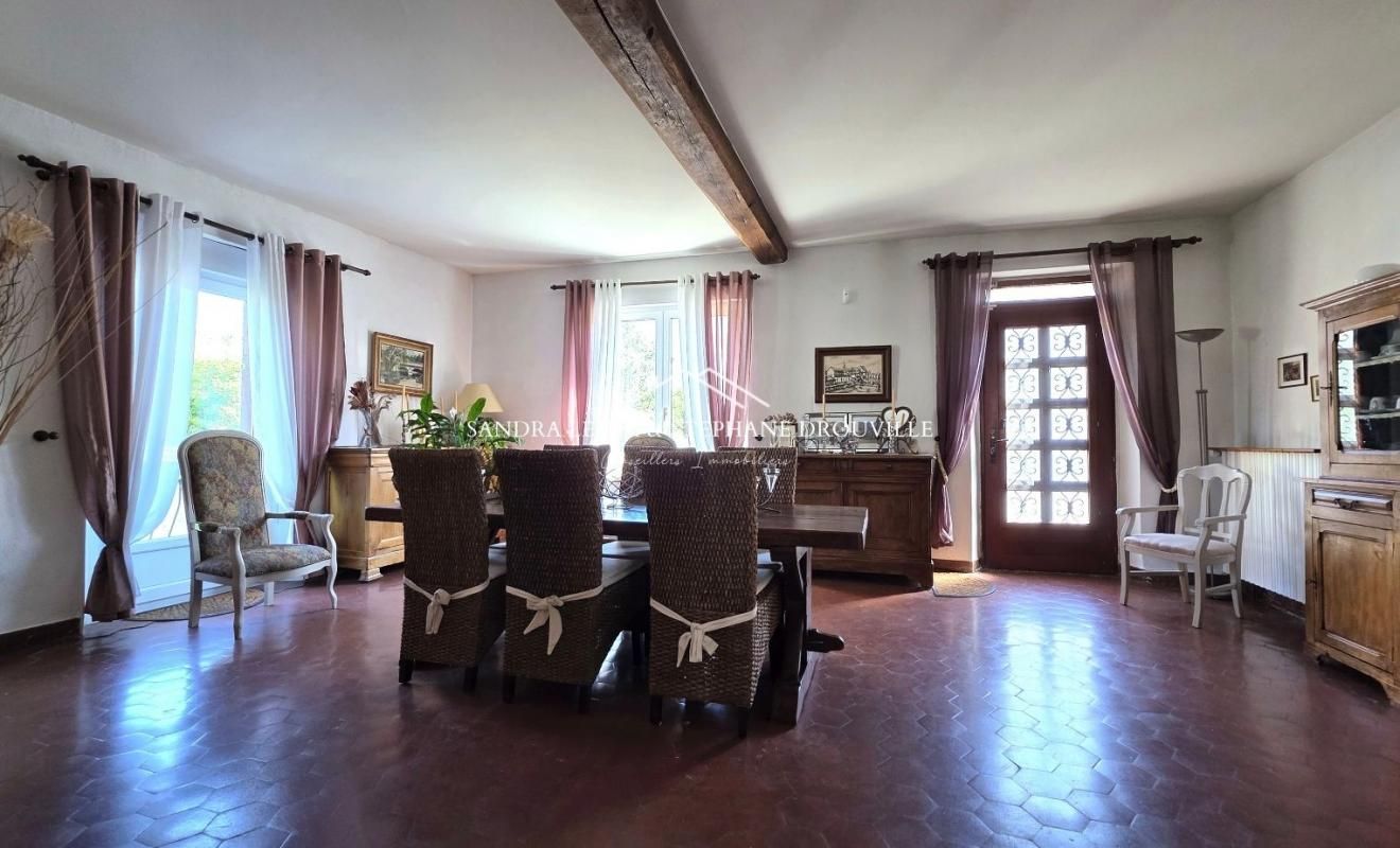 CHARTRES PROCHE CHARTRES - THIVARS - CHARMANTE MAISON DE VILLE de 295 m², 8 pièces 4