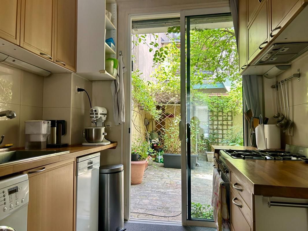 MONTREUIL Maison Montreuil Centre 4 pièces 94 m2 3 chambres et cour fleurie 2