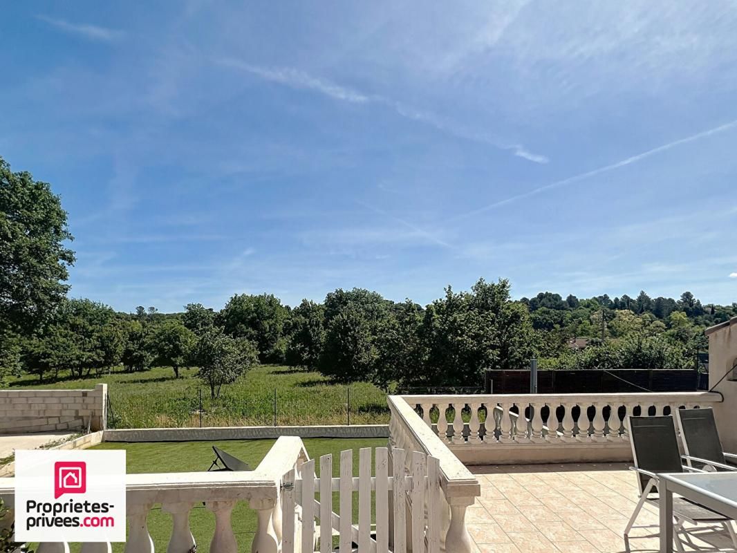 RIANS Rians Villa T4 garage +T2 sur 1200 m² à pied du village 2