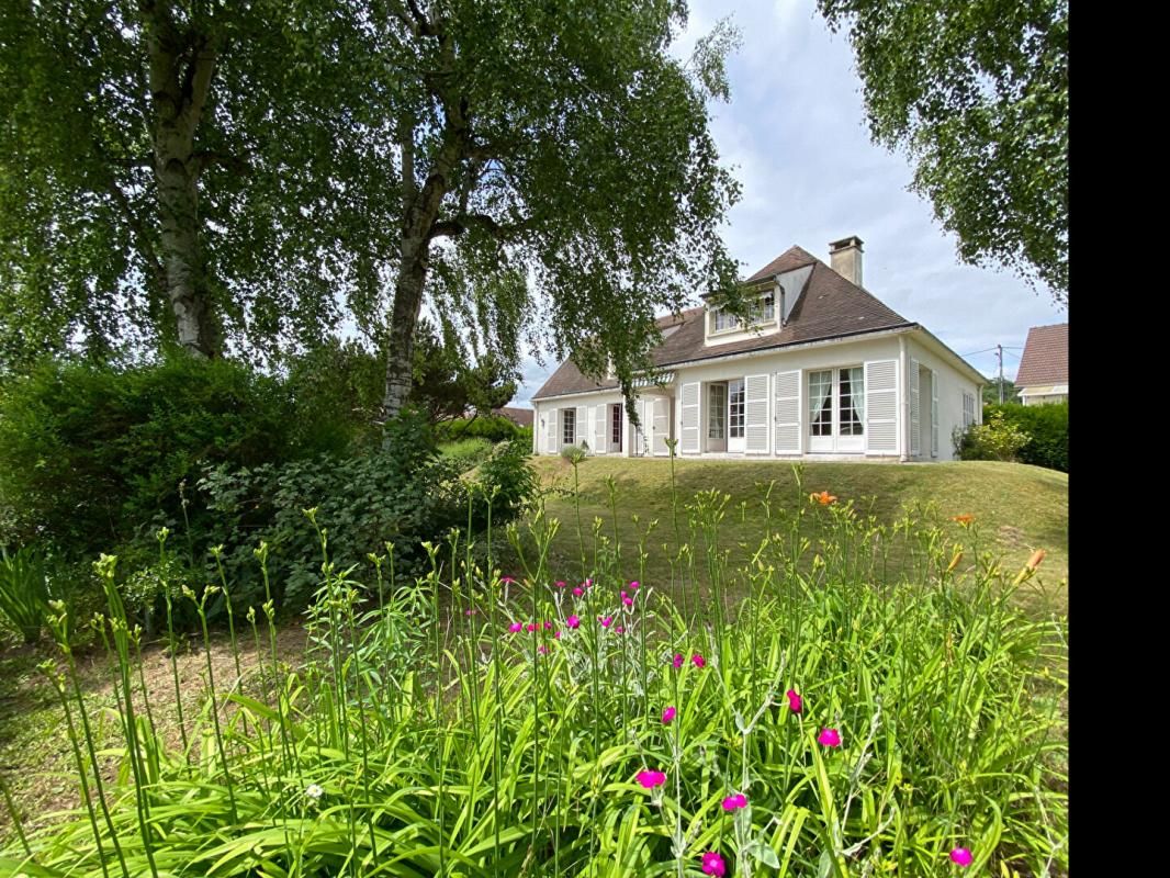 60300 / Apremont / Maison / 5 chambres / Sous-sol total