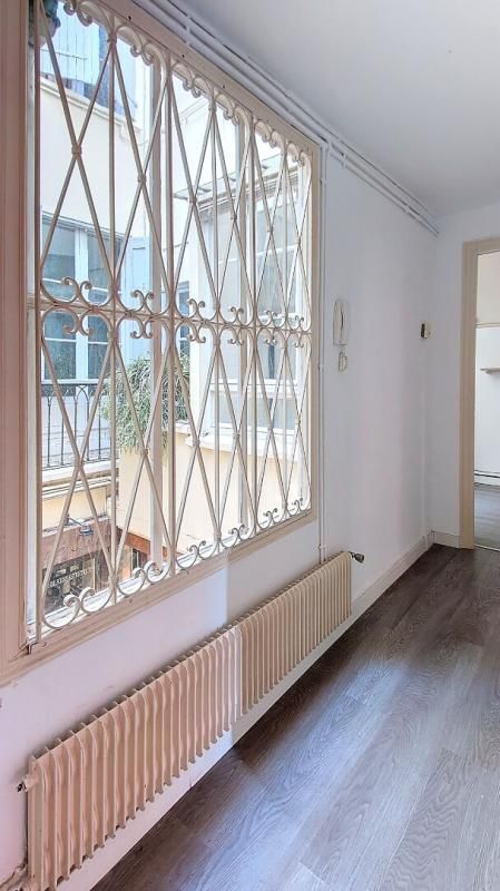 PERPIGNAN Bel appartement de type Hausmanien dans le Centre historique de Perpignan ( 66 000 ) Superficie 132 m² ( 50 mètres de la Place Gambetta / secteur prisé) 2