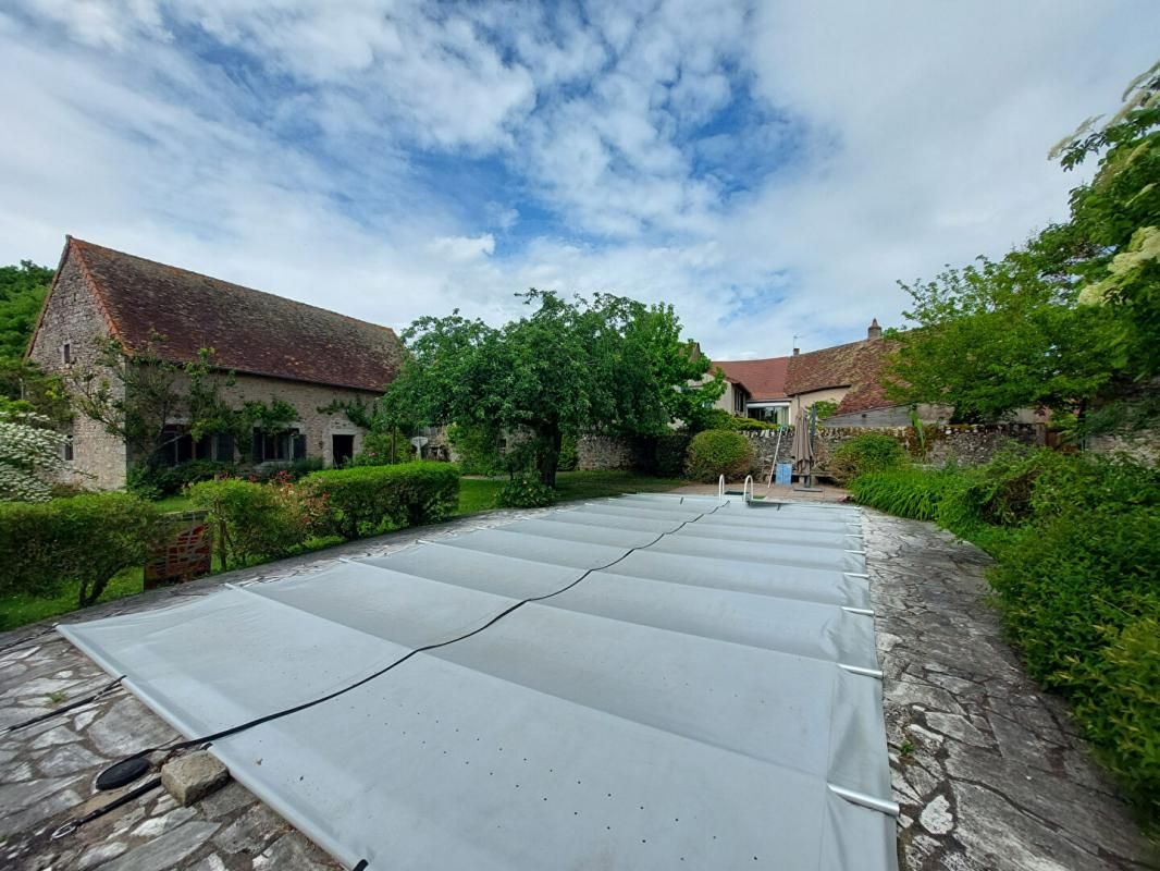 PERRECY-LES-FORGES Maison Perrecy Les Forges 253m2 1