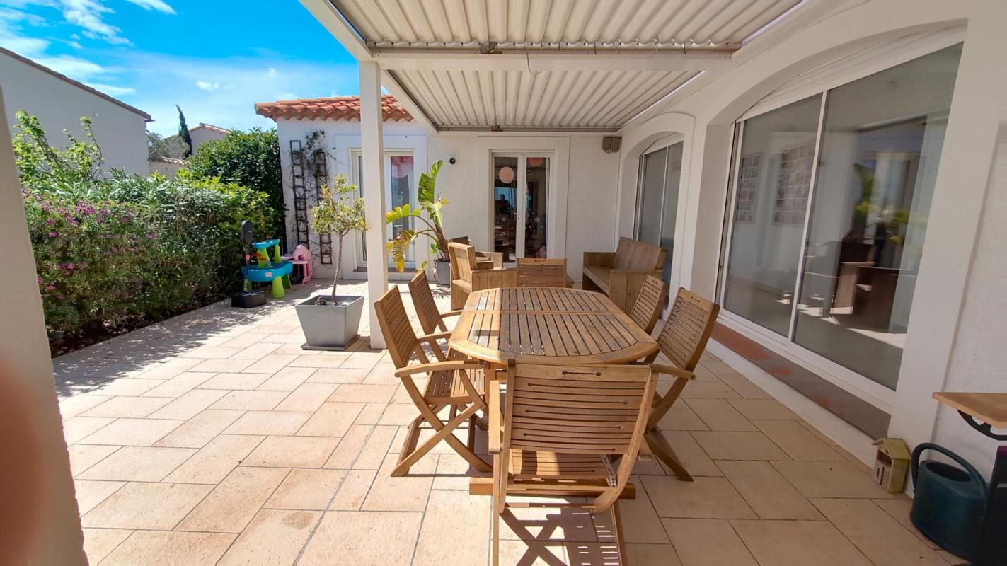 FITOU Villa contemporaine (206 m² ) -piscine 32 M² - 4 chambres - Terrain 1338 M² - Vue sur Mer -secteur LEUCATE (11 510 FITOU) / AUDE 2