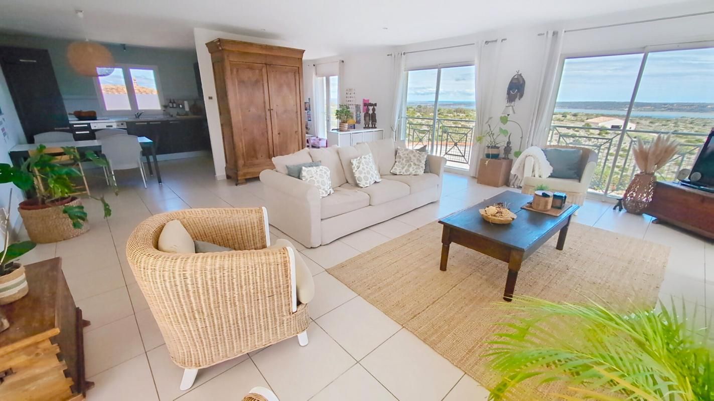 FITOU Villa contemporaine (206 m² ) -piscine 32 M² - 4 chambres - Terrain 1338 M² - Vue sur Mer -secteur LEUCATE (11 510 FITOU) / AUDE 4