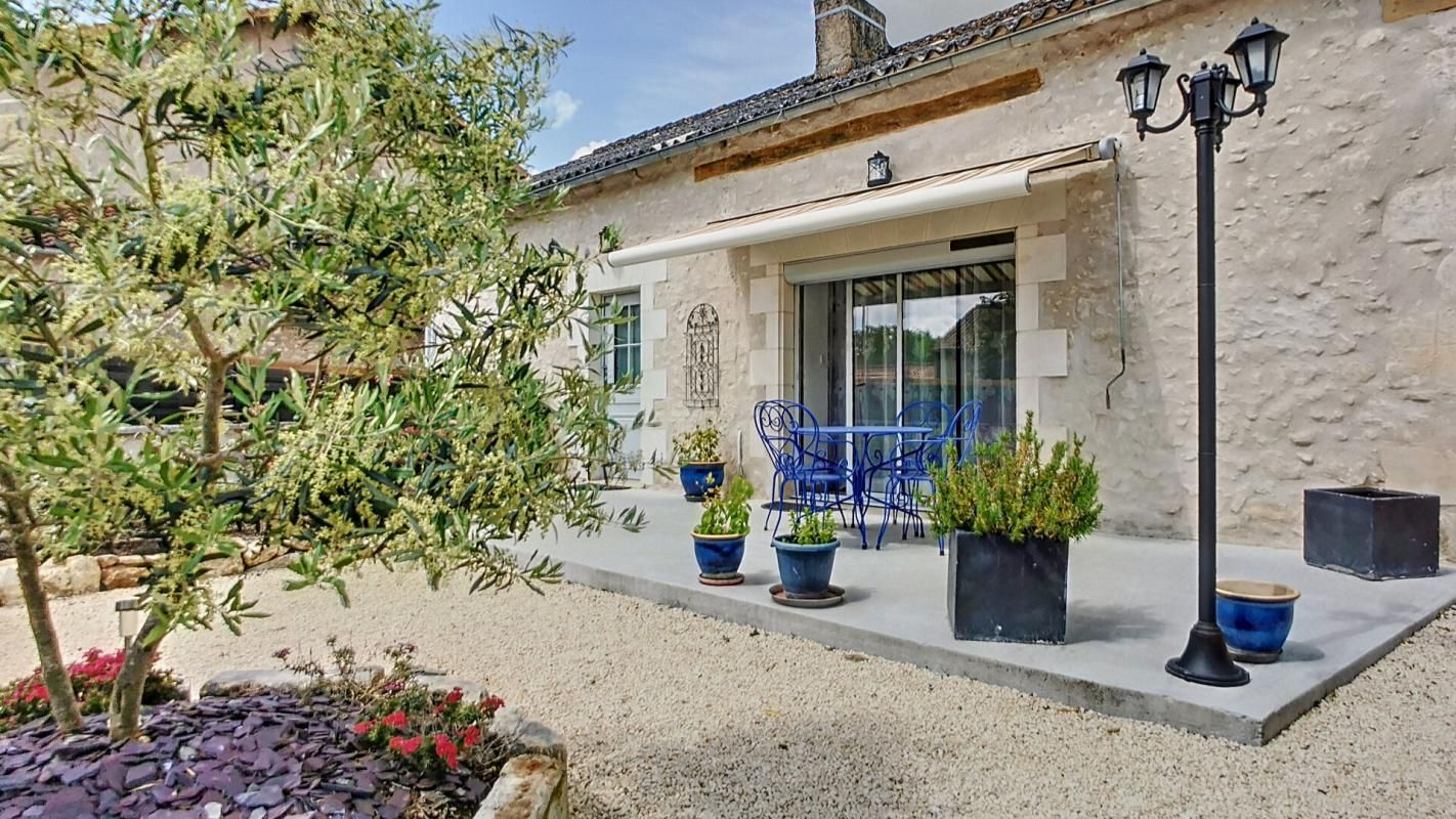 FLEIX Maison 3 pièce(s) 115 m2 - Fleix 86300 1
