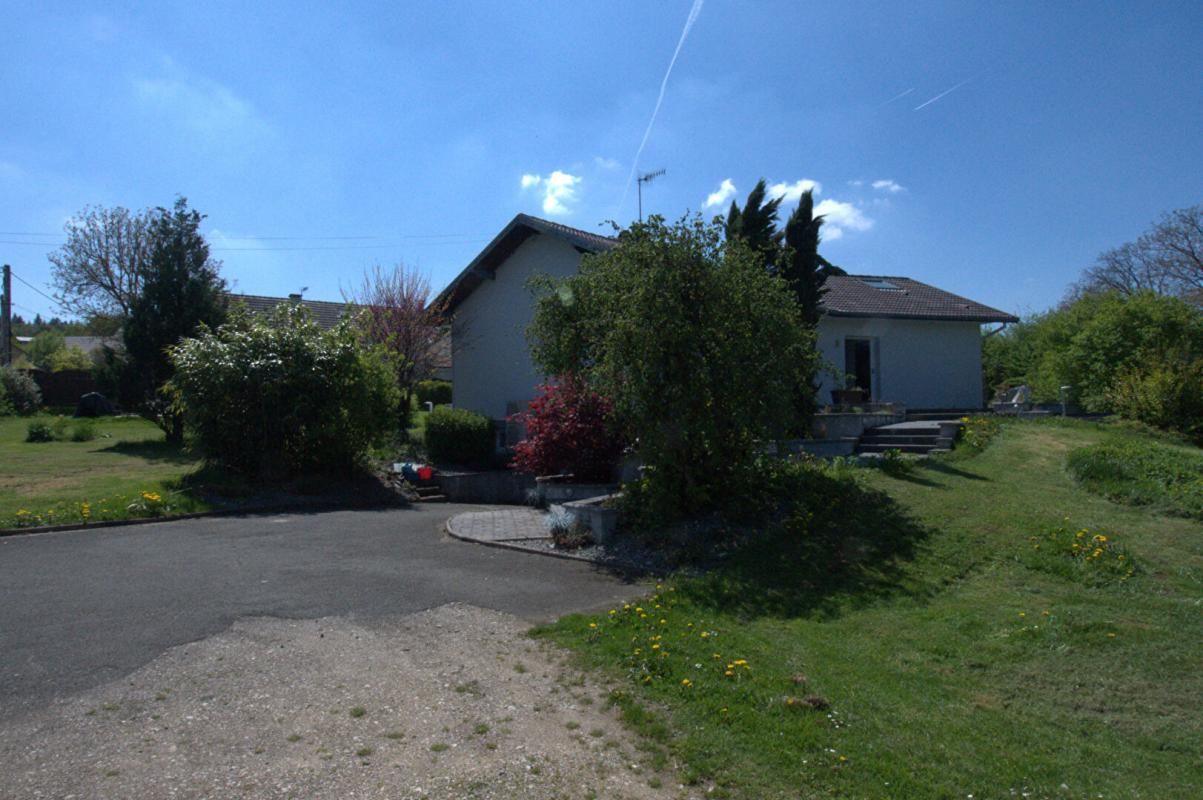 THULAY Maison 5 Pièces 3 Chambres, piscine extérieure 3