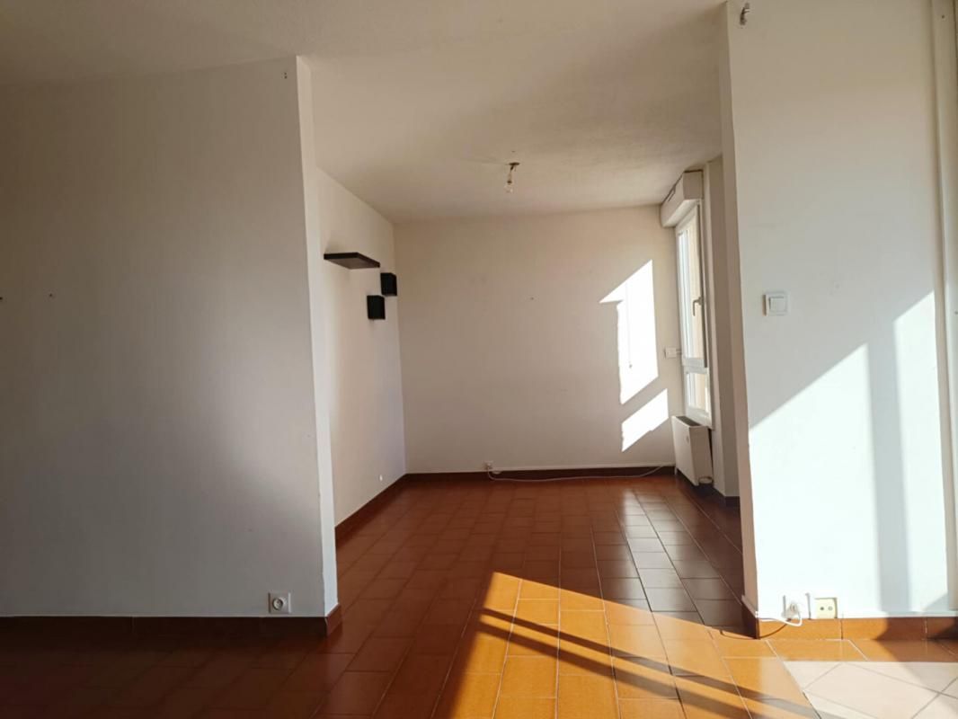 FOS-SUR-MER Appartement Fos Sur Mer 3 pièce(s) 77m2 Balcon et loggia 4