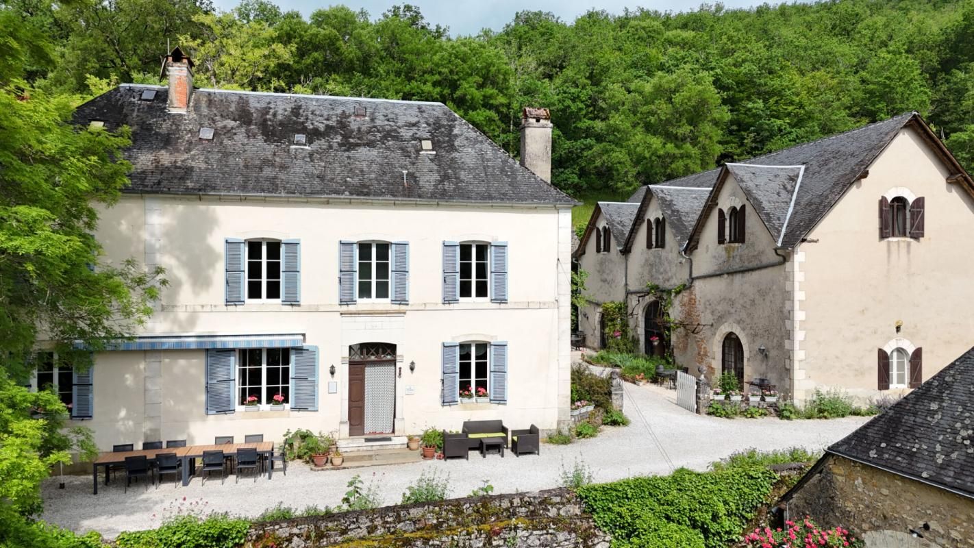 SOUILLAC Superbe ensemble avec 5 gites et piscine 1