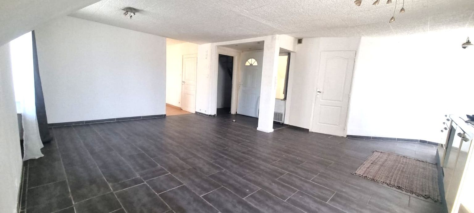 AUDINCOURT BEL IMMEUBLE/MAISON DE 5 APPARTEMENTS (dont 1 Duplex) - BON RAPPORT 2